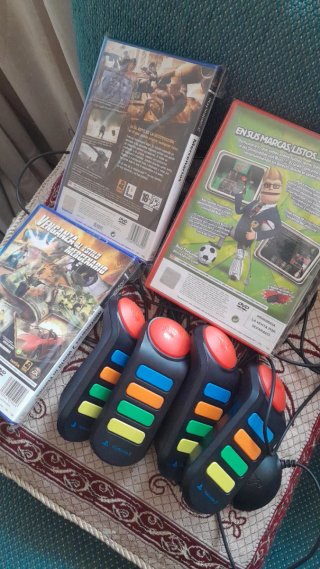 Lote juegos ps2 pal 🇪🇦 y 4 Mandos Buzz!