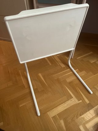Mesa plegable blanca nueva con su caja