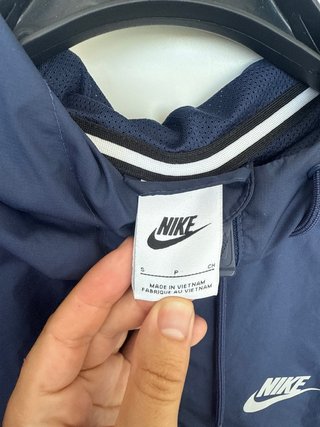 Chaqueta Nike Windrunner Azul Marino y Morado