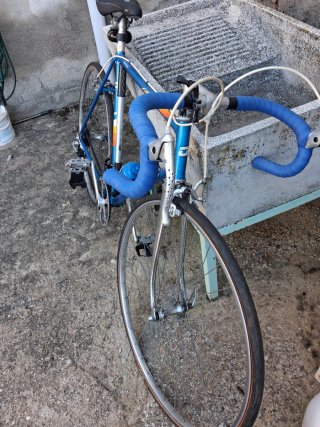 Bicicleta de carretera Orbea azul