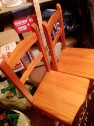Sillas de madera maciza (2 unidades)