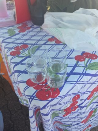 4 Bicchierini da liquore in vetro