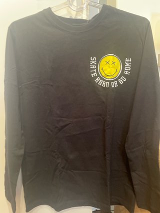 Camiseta Negra Manga Larga Smiley
