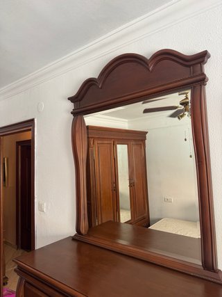 Cómoda de madera con 5 cajones