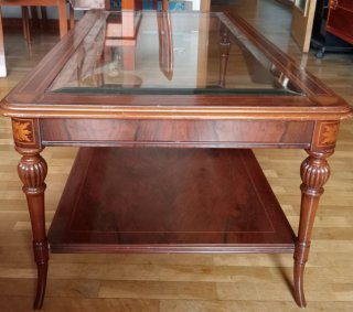 Mesa de centro de madera y cristal