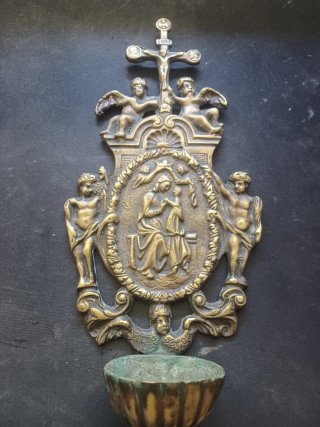 Benditera muy antigua de bronce 30x15cm,marca arte
