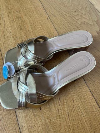 Sandalias doradas trenzadas Primark T.39