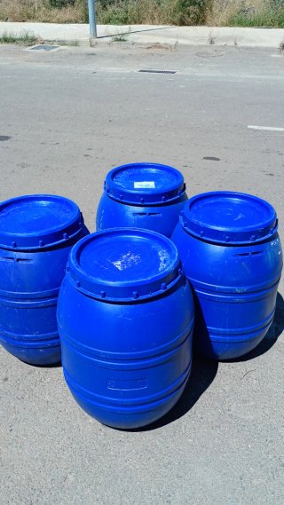 Bidón de plástico pequeño100L.