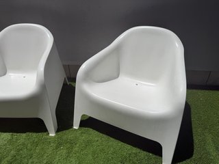 Sillones de exterior blancos de plástico