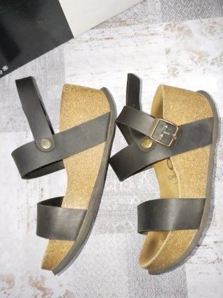 Sandalias Sommers cuña negras y marrones