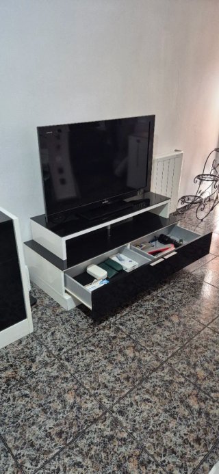 Mueble Comedor Negro y Blanco