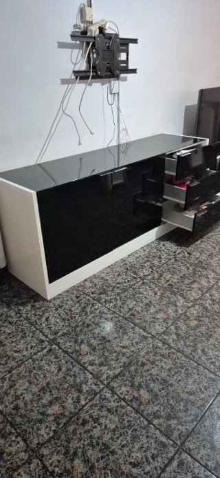 Mueble Comedor Negro y Blanco