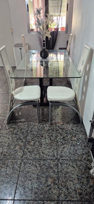 Mueble Comedor Negro y Blanco