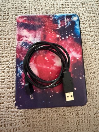 Kindle 10ª Gen + Cable + Funda + Libros