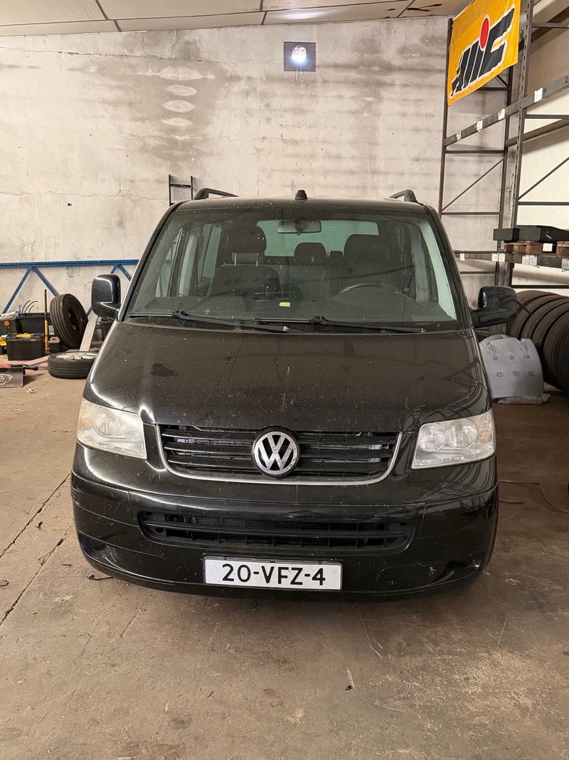 Volkswagen Caravelle 2007 - foto 1