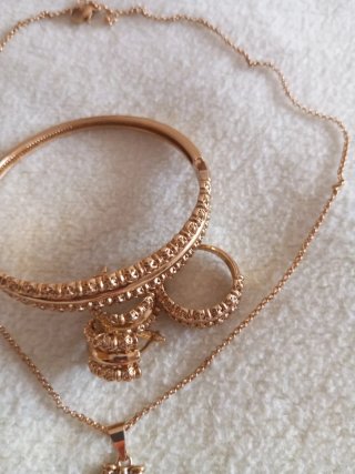 Conjunto Joyas Oro Rosa: Collar, Pulsera, Anillo,