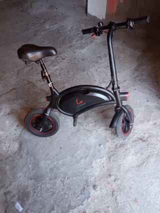 Bicicleta eléctrica manejable