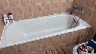Mueble de baño con lavabo y mármol, espero con luz