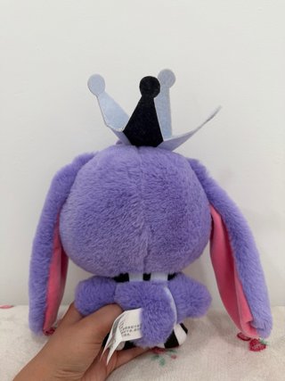 Peluche morado con corona