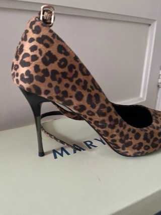 Zapatos tacón fino estampado leopardo T39 Nuevos