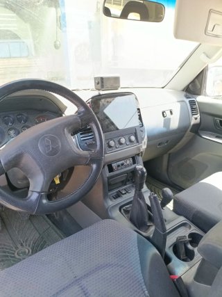 Mitsubishi Montero 2005