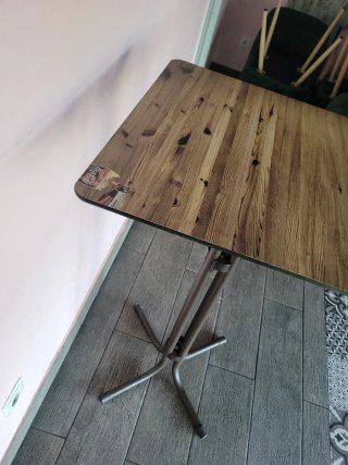 Mesa alta Coca-Cola madera y metal