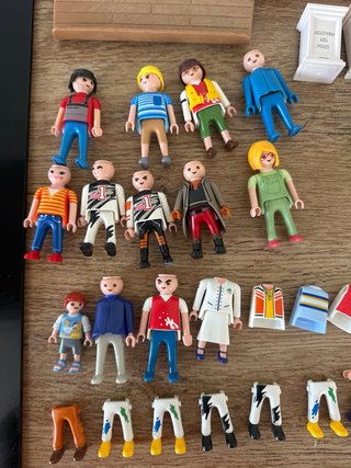 Lote Playmobil con figure, cavalli, barca, accessori