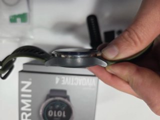 Garmin Vivoactive 4 GPS Smartwatch Grigio