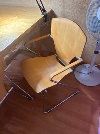 Mesa de comedor de madera
