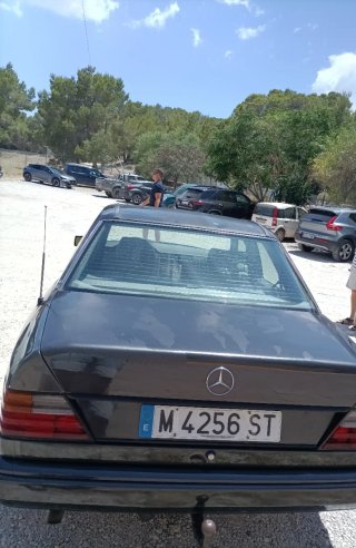 Mercedes-Benz 300D  1989