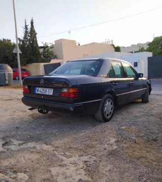 Mercedes-Benz 300D  1989
