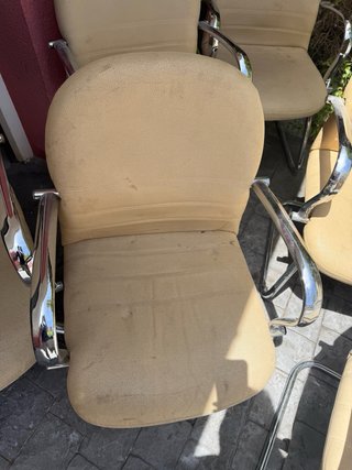 5 Sillas y Sillon: polipiel beige y metal