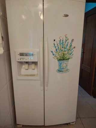 Nevera Americana con dispensador