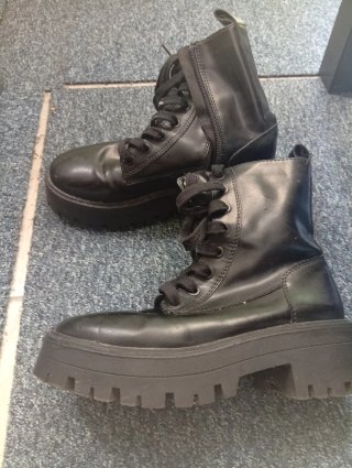 Botas negras con plataforma