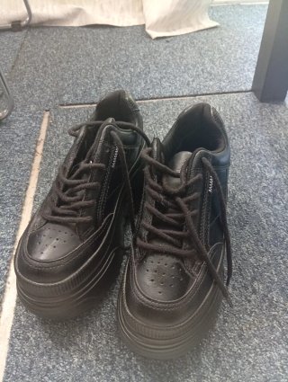Botas negras con plataforma