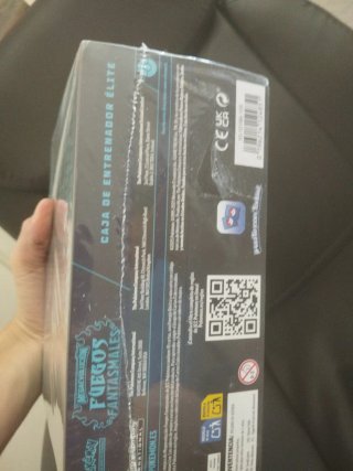 Pokemon ETB Fuegos Fantasmales TCG y carta inazuma