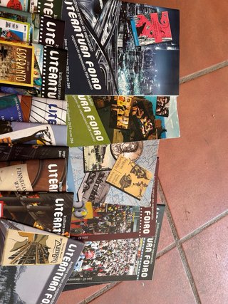 Lote de 19 revistas de esperanto “Literatura Foiro