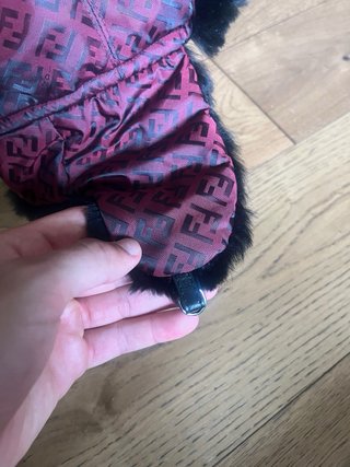 Cappello Fendi Rosso e Nero