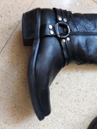 Botas moteras arnés cuero negro