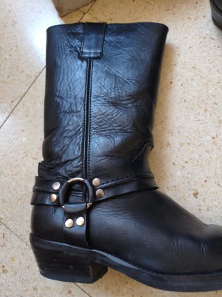 Botas moteras arnés cuero negro