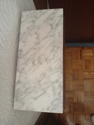 Cubre radiador mármol y madera