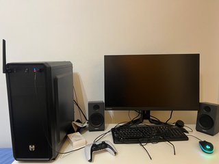 Sobremesa + Pantalla 2K+ Altavoces Home