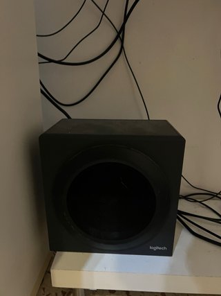 Sobremesa + Pantalla 2K+ Altavoces Home
