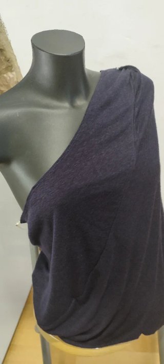 Top asimétrico azul talla L
