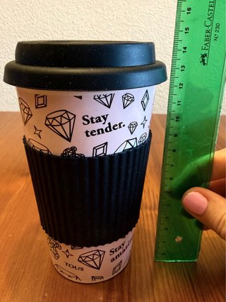 Taza cerámica TOUS con tapa de silicona
