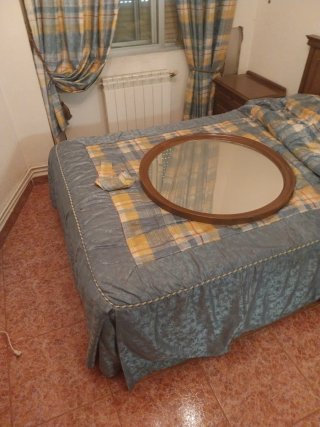 Cama completa de matrimonio  con espejo redondo  T