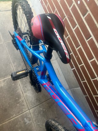 Bicicleta infantil azul