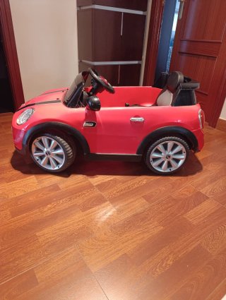 Coche eléctrico infantil con mando
