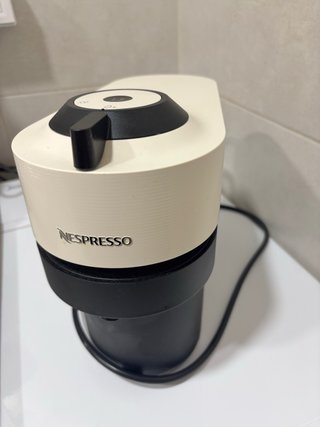 Cafetera Nespresso Casi Nueva