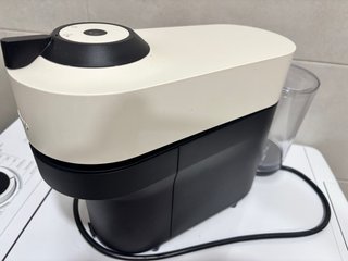 Cafetera Nespresso Casi Nueva